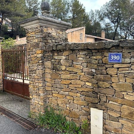 Puyloubier Maison Au Pied De La Sainte Victoire מראה חיצוני תמונה